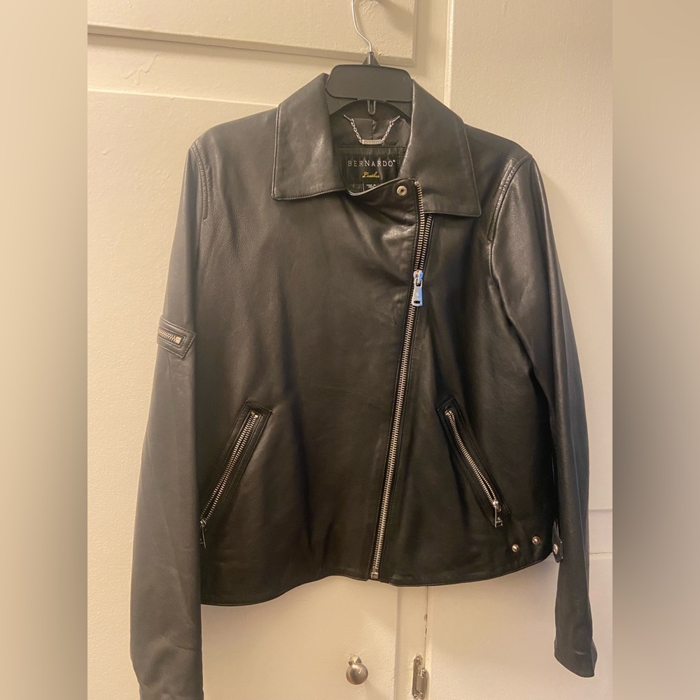 Bernardo Women’s Leather Jacket Size large